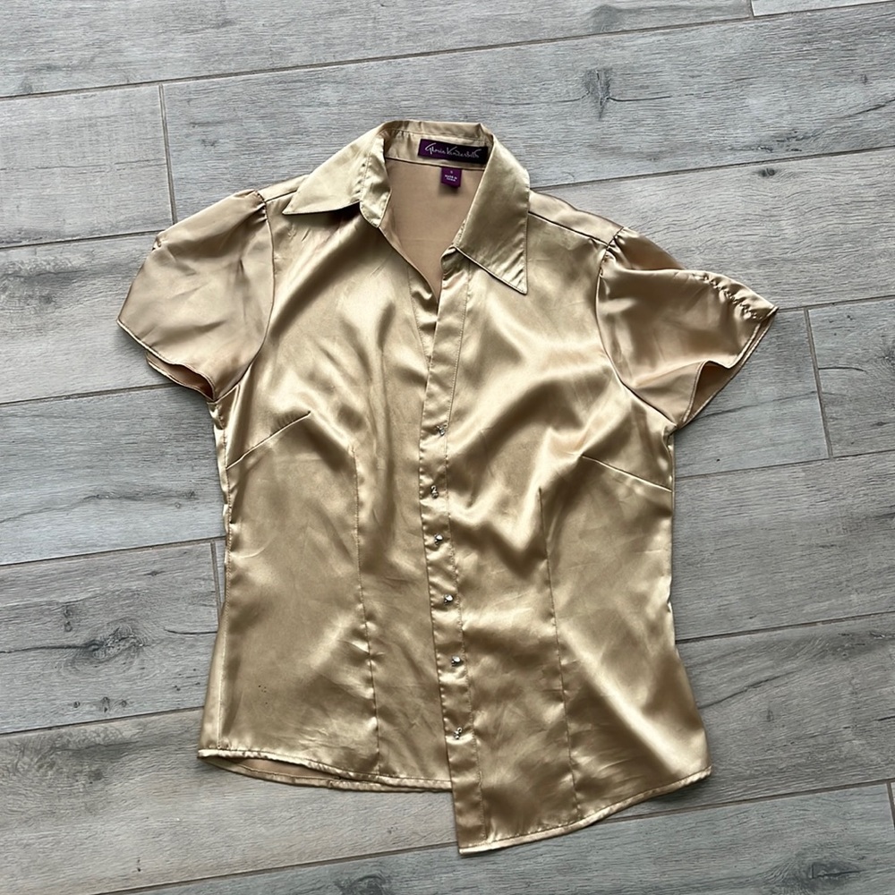Gold Gloria Vanderbilt button down top